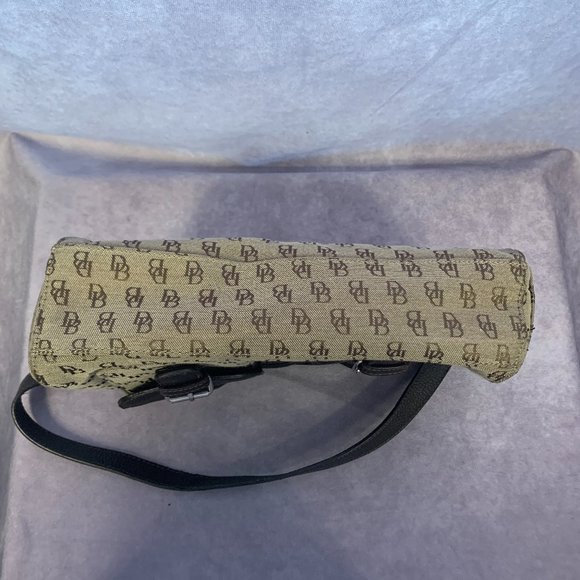 Dooney & Bourke Signature Canvas Shoulder Bag in Like New Condition!!! - Picture 10 of 13